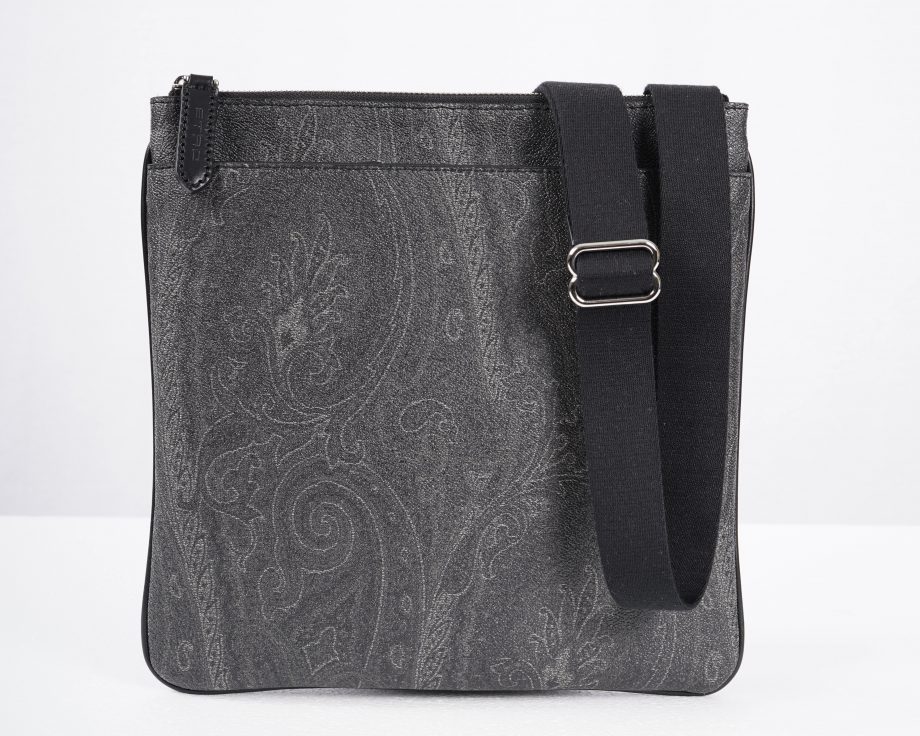 Etro-messenger_bag-close_up_shot.jpg