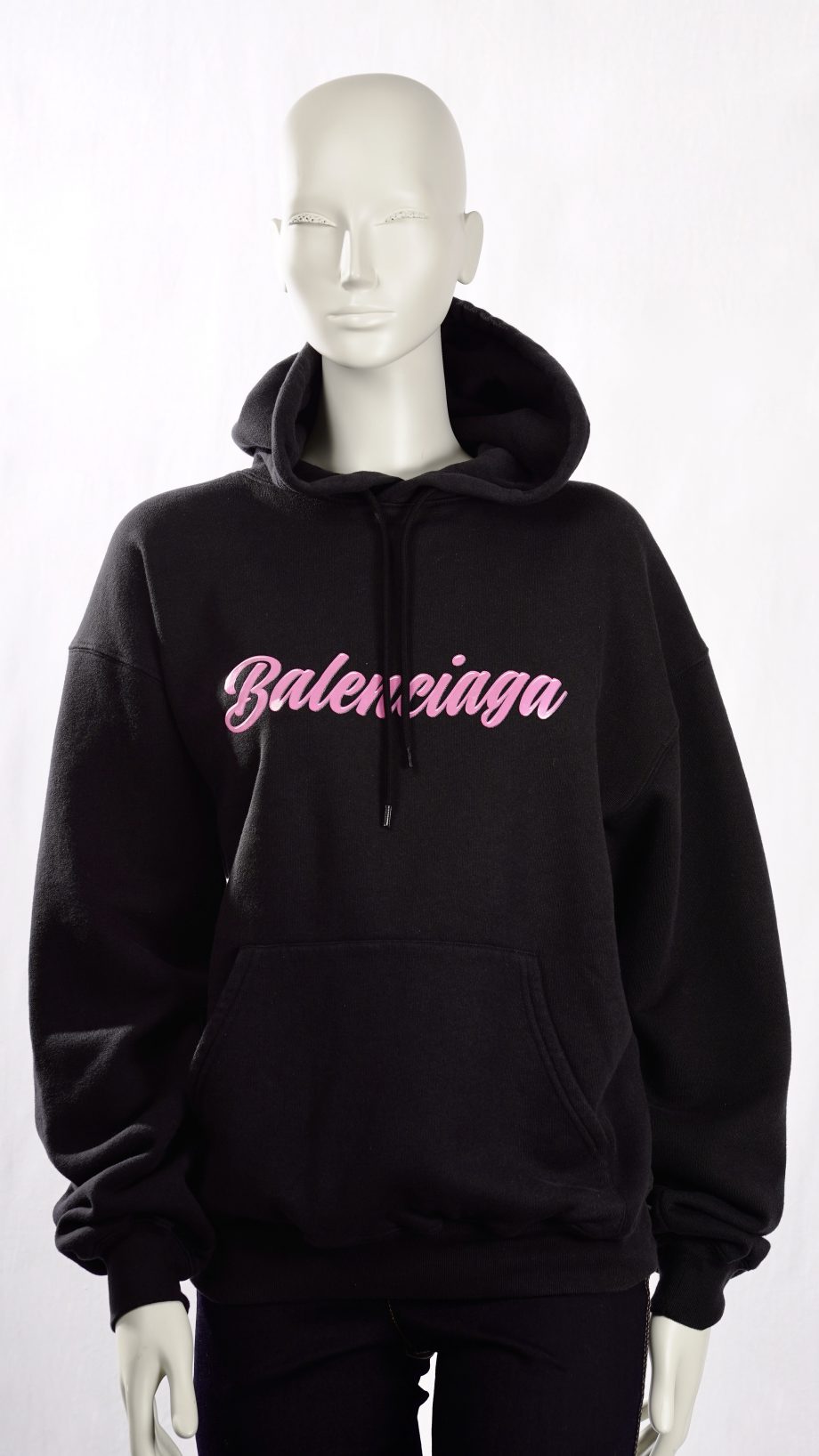 balenciaga-woman-oversized_hoodie_shirt-close_up_shot.jpeg