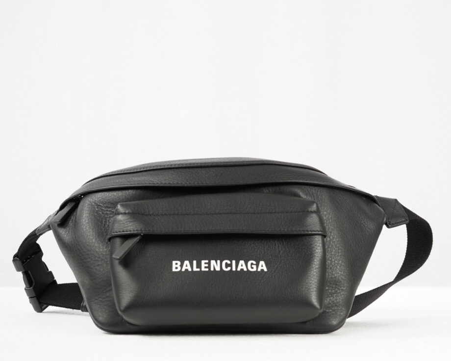 BALENCIAGA_Everyday_waist_bag_white_logo_1.jpg