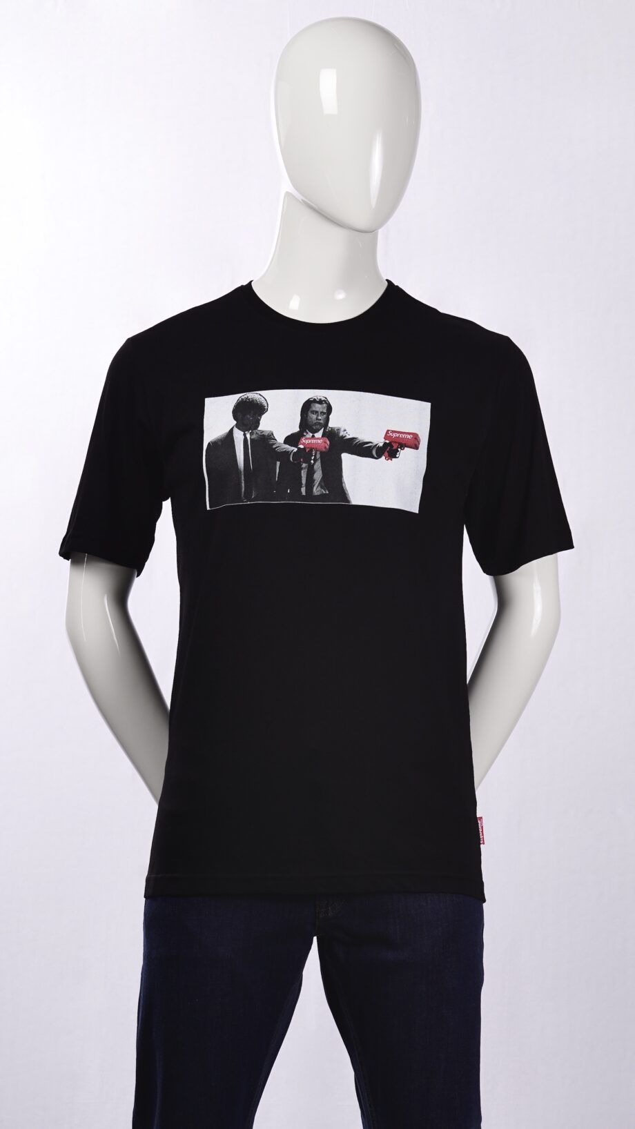 SUPREME_SPAIN_T-Shirt_with_Pulp_Fiction_print_1.jpeg