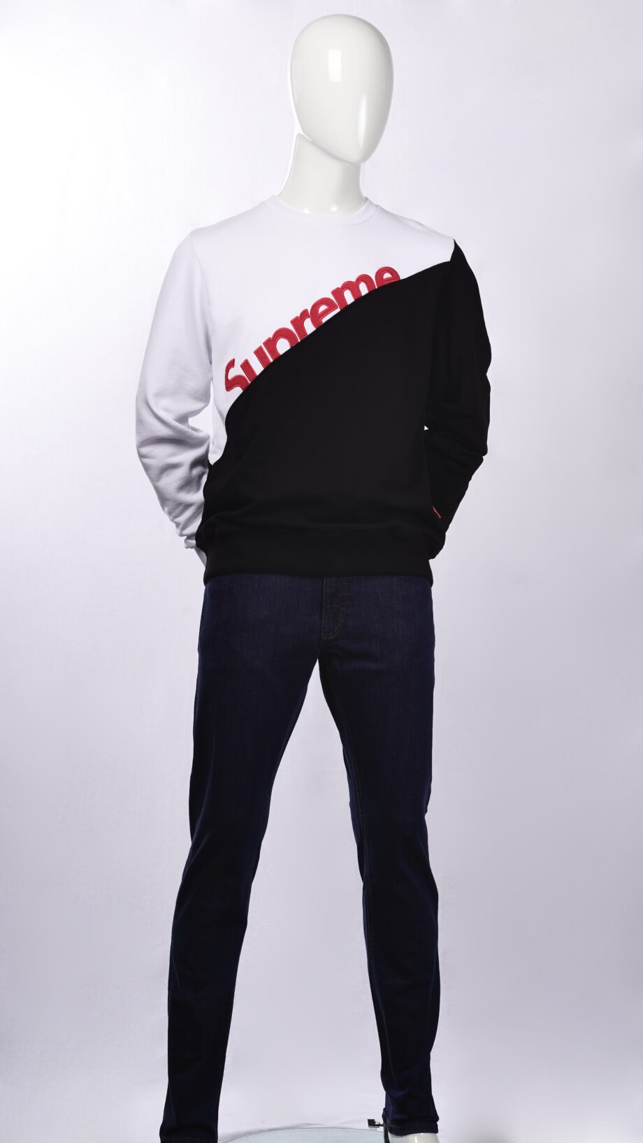 SUPREME_SPAIN_sweater_with_embroidered_logo_2.jpeg
